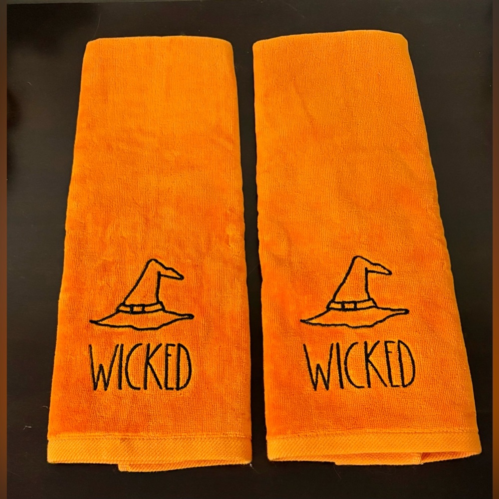 π Rae Dunn Bathroom Hand Towels